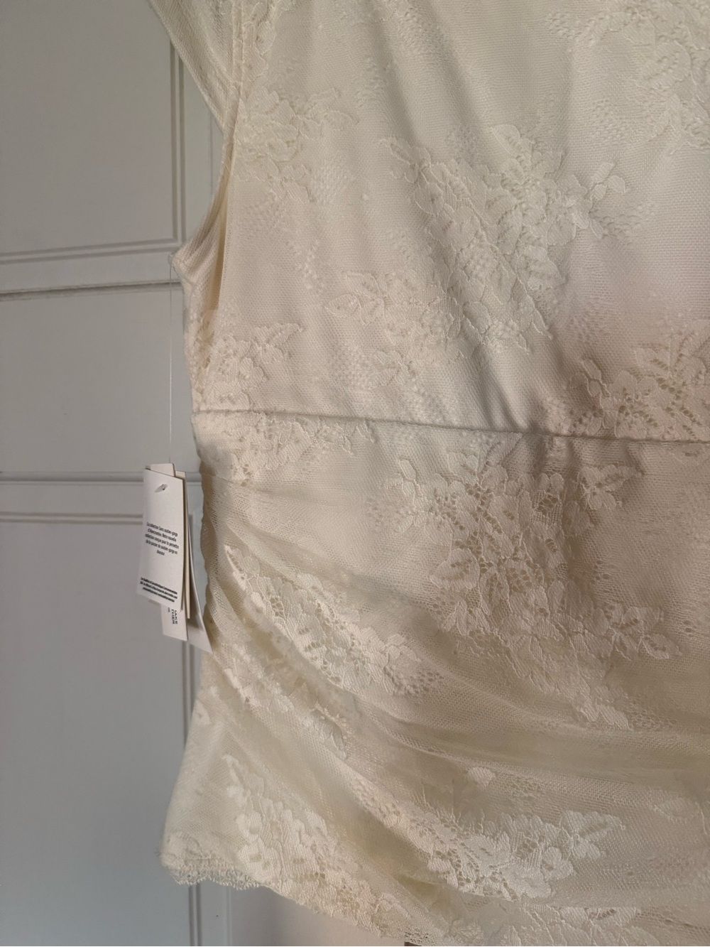 Abercrombie Bra Free Cream Lace Cap-Sleeve Camisole - Picture 5 of 5